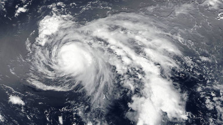 ¿Cómo se forma una tormenta tropical como Harvey?