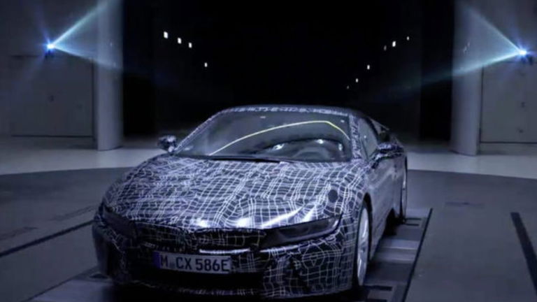 El BMW i8 Roadster doblará su autonomía eléctrica actual, ¿cómo lo conseguirá?