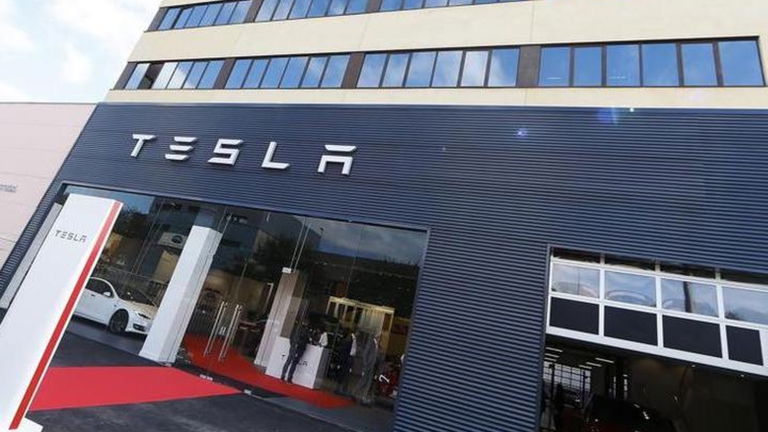 Tesla abre su primera tienda física en España, ¡por fin!