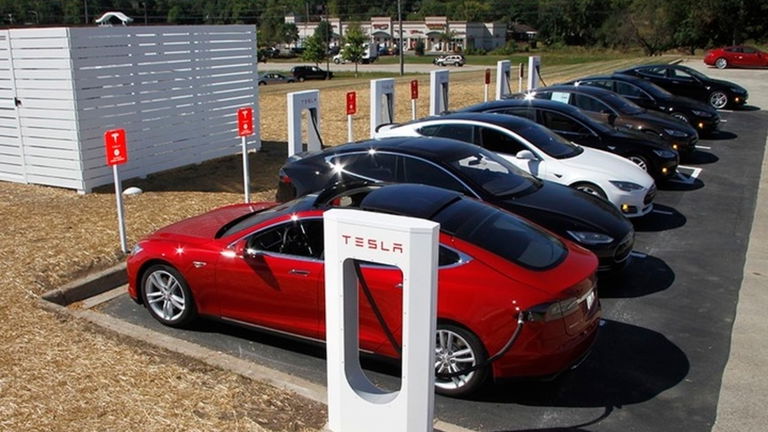 ¿Son fiables los coches eléctricos de Tesla?