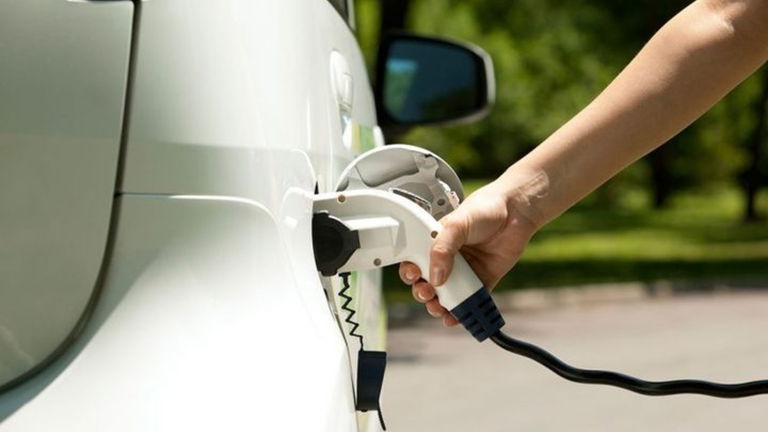 ¿Eliminar incentivos en la compra de un coche eléctrico? Quizás no sea buena idea