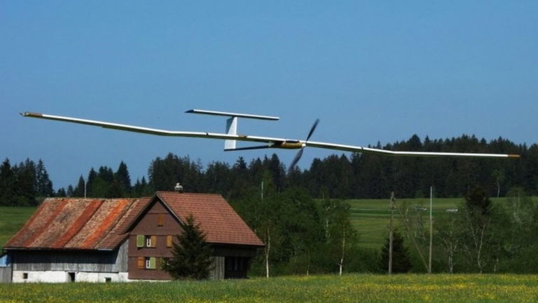 Un dron solar capaz de volar continuamente, ¿el futuro del transporte aéreo?