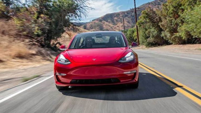 Tesla ha salido al paso para explicar el porqué del bajo ritmo de producción del Model 3