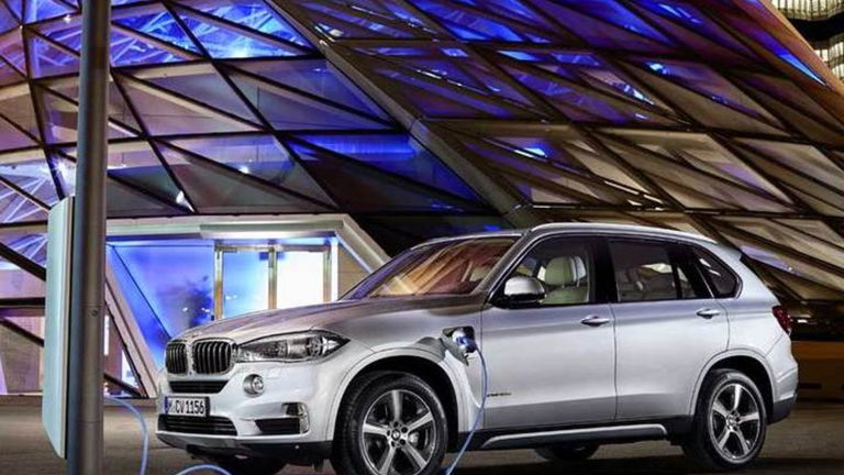 Los híbridos cobran mayor protagonismo en BMW, renovará los 745e y X5 xDrive45e