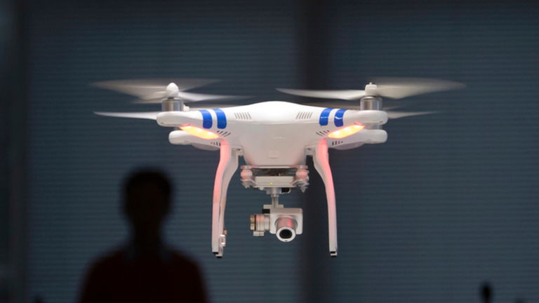 Registros y pruebas: así es la regulación de drones que Reino Unido publicará en 2018