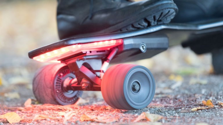 StarkBoard es el skate eléctrico que no necesita mando