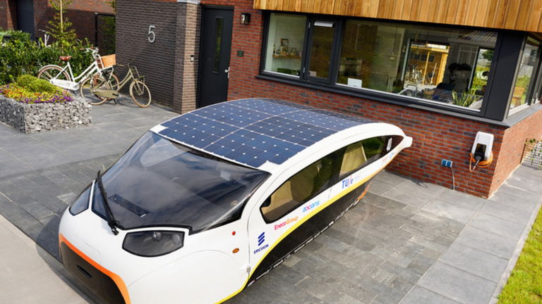 Stella Vie, así es el coche solar que ha ganado la 30º edición del World Solar Challenge
