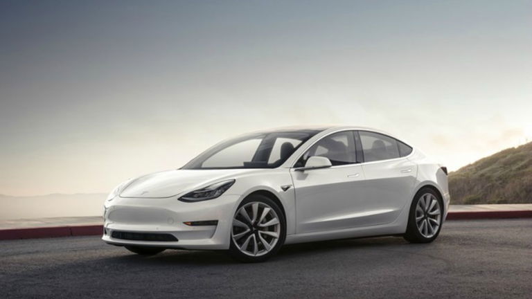 Tesla avanza en la producción del Model 3, ya está listo su configurador
