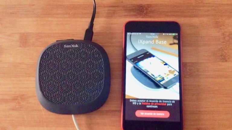 Sandisk iXpand Base: carga tu iPhone y haz una copia de seguridad a la vez