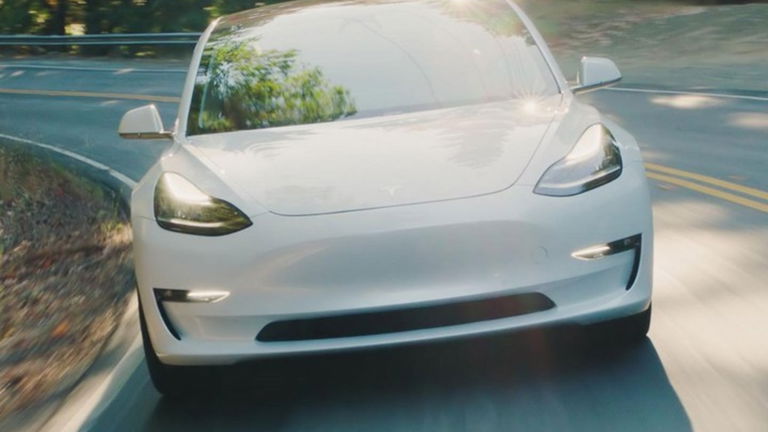 Tesla comienza a informar del Dual Motor a los clientes que prefirieron esta versión