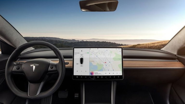 Los comandos de voz serán el eje del infoentretenimiento en Tesla