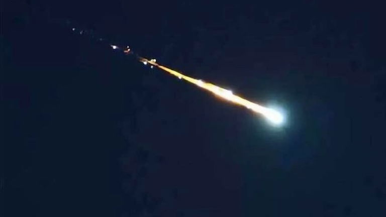 Graban la explosión de un meteorito a su llegada a la Tierra