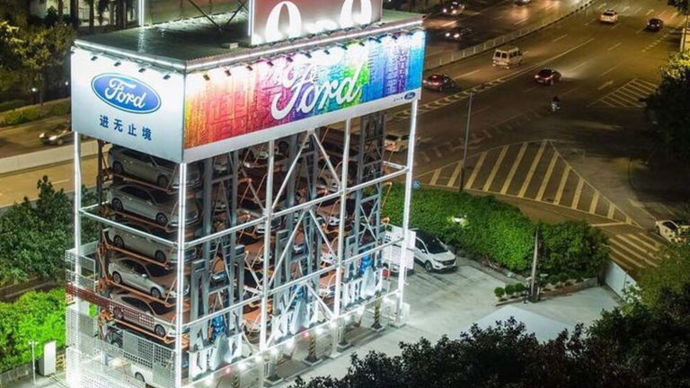 Existe una máquina expendedora de coches, está en China y ha sido creada por Ford
