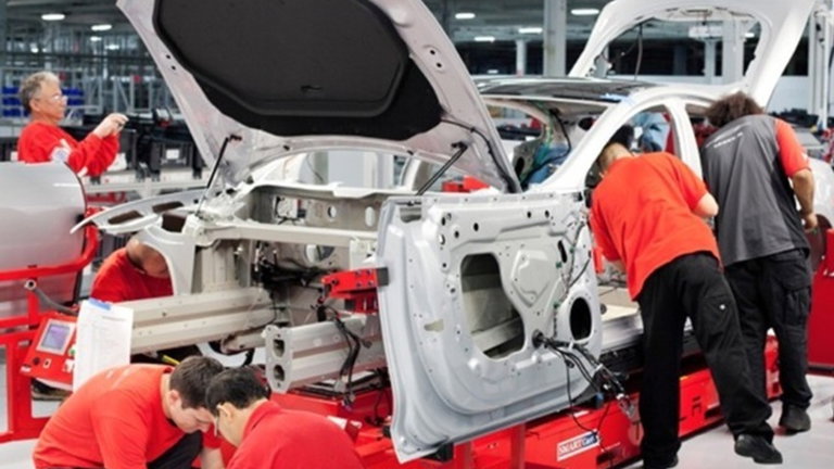 Estos son los requisitos que deberías cumplir para trabajar en Tesla