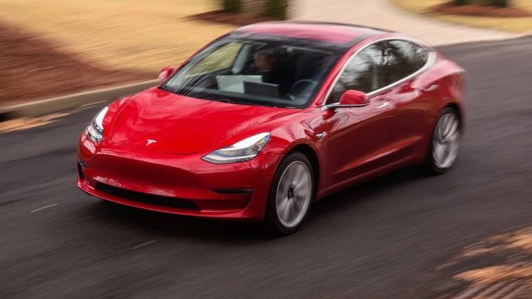 Qué es lo que ocurre si un Tesla Model 3 se queda sin autonomía