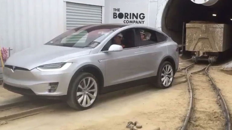 El Tesla Model X vuelve a superarse, ¿cómo puede arrastrar más de 110.000 kilogramos?