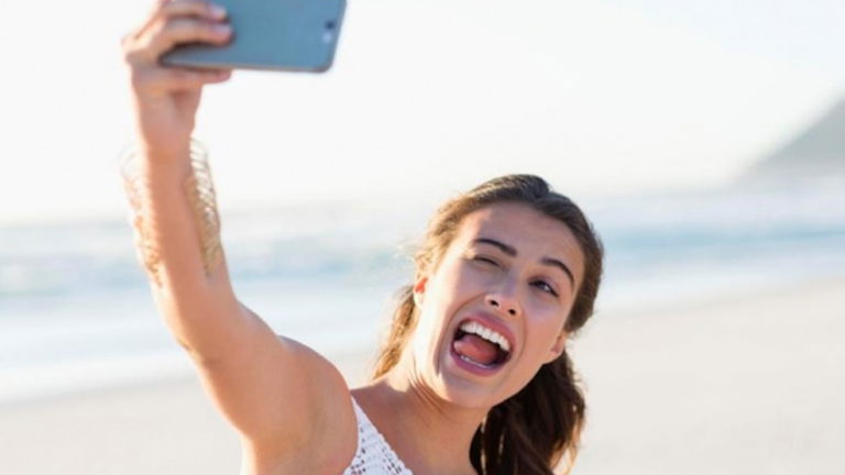 La ciencia da 3 trucos para tener éxito con tus selfies en las redes sociales