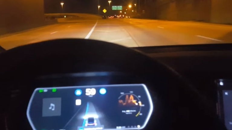 Un conductor de Tesla graba la recreación del accidente del Model X con Autopilot