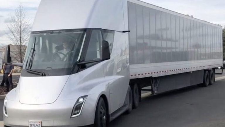 Estos son los números que generará el Tesla Semi a la compañía, con razón lo producirán
