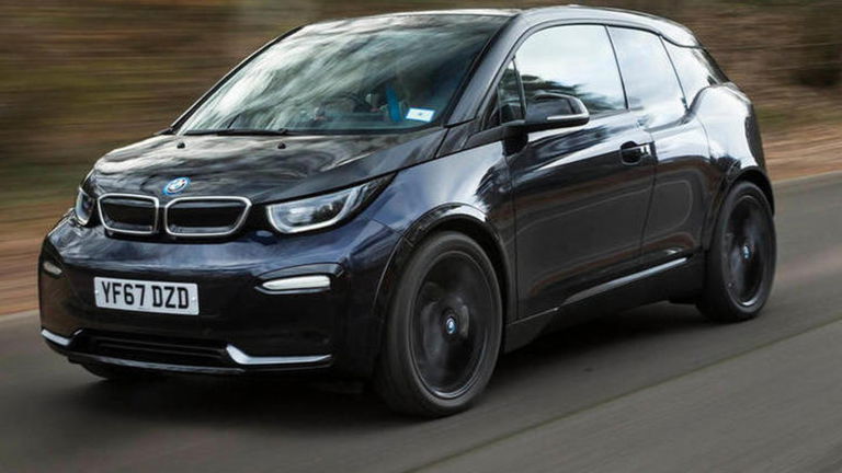 BMW ya sabe cuánto duran las baterías actuales de sus coches eléctricos