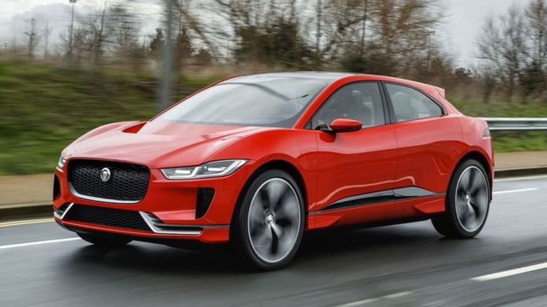 El coche eléctrico todavía vive de subvenciones públicas e incentivos fiscales