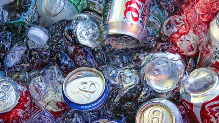 Latas autorrefrigeradas: así es el invento que hará que pagues el doble por un refresco