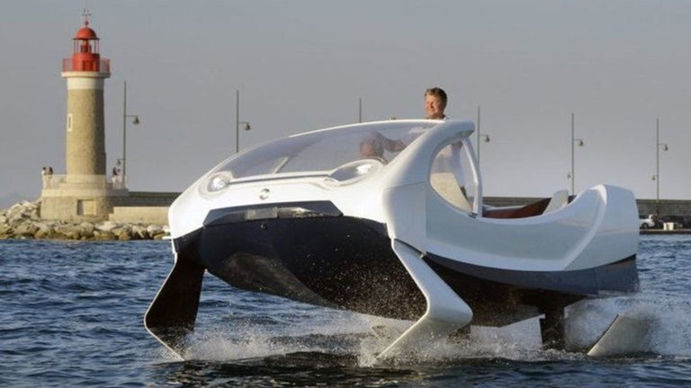 Así es el Bubble, el coche que se desliza por el agua sin crear olas