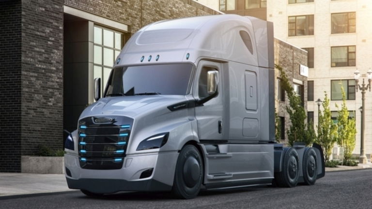 Daimler contraataca a Tesla en el mercado de la logística con un camión eléctrico
