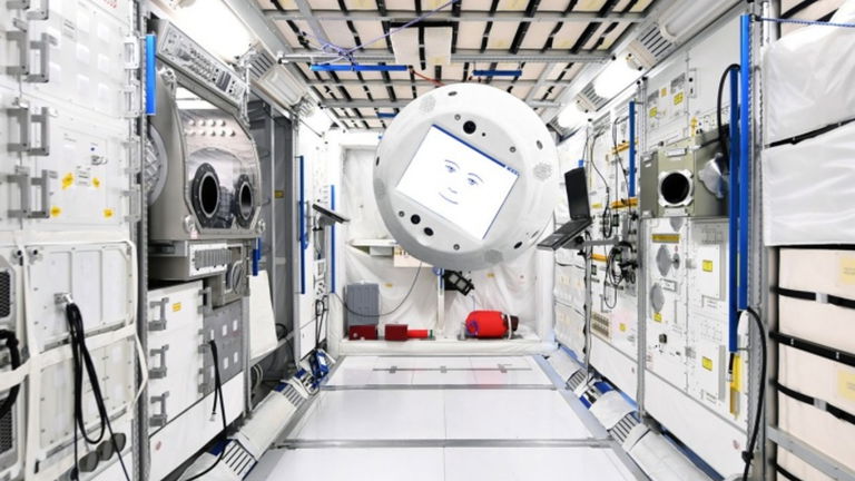 CIMON es la IA de Airbus que Elon Musk transportará a la EEI