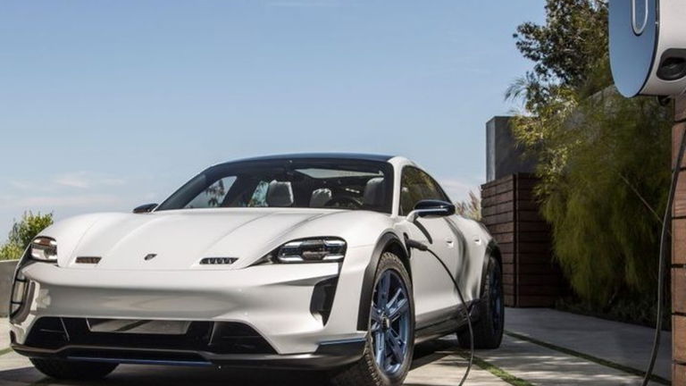 El objetivo de Porsche no es competir con Tesla sino tejer su reputación eléctrica