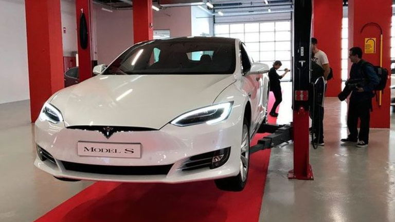Tesla no requiere el uso de talleres especializados hasta en el 80% de las averías