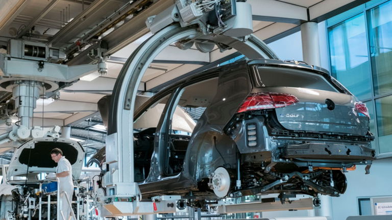 Así es como se produce el e-Golf en la Factoría de Cristal de Volkswagen