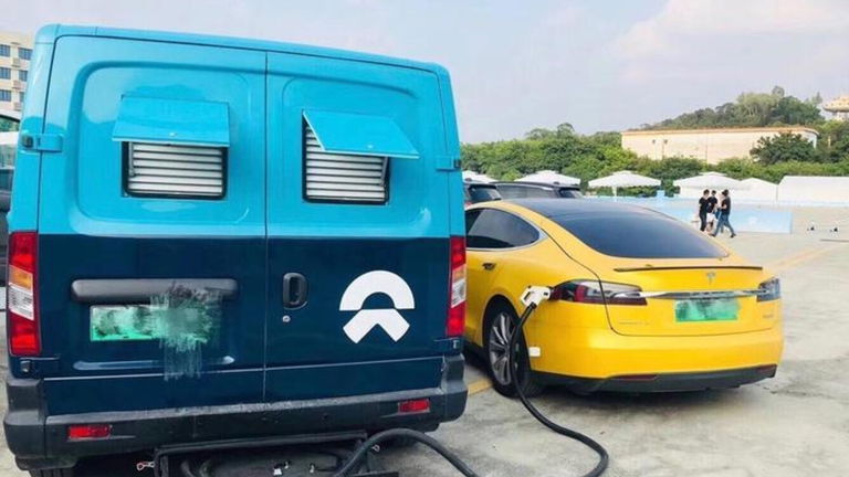 El curioso plan de NIO para convencer a propietarios de Tesla para que compren el ES8