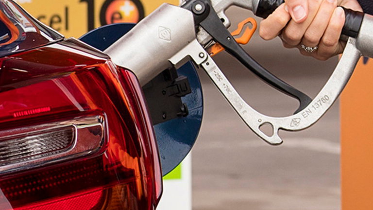 El plan que manejan grupos de interés para no eliminar el motor de combustión interna