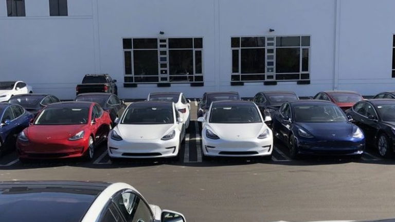 El cuello de botella del Tesla Model 3 se encuentra en el proceso de entrega de vehículos