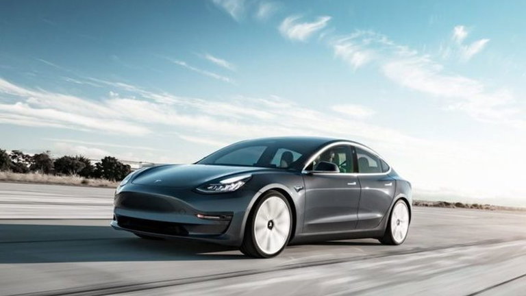 Por qué el Tesla Model 3 no es rentable por 35.000 dólares, según UBS