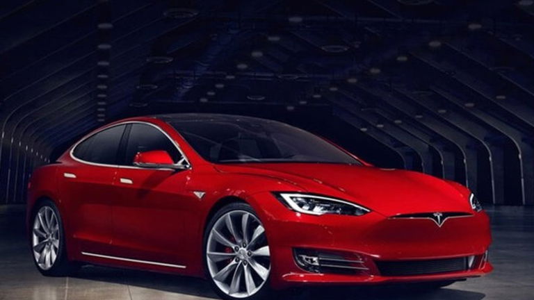 ¿Te molesta que los conductores no pongan el intermitente? Tesla lo pondrá por ellos