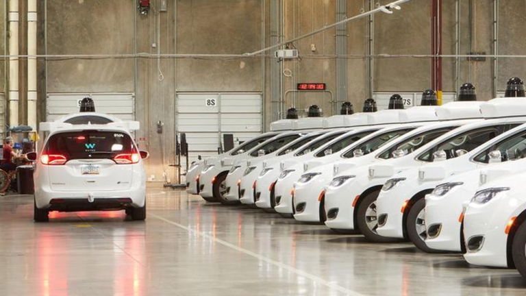 El próximo conflicto del taxi no será con Uber, sino con el coche autónomo de Waymo
