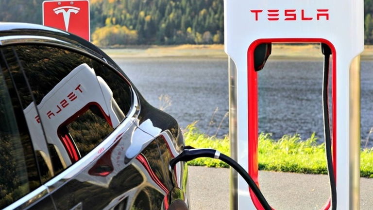 La carga de forma gratuita para nuevos usuarios de Tesla ha acabado, ¿ahora qué?