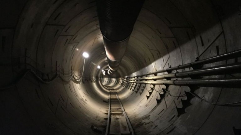 El túnel bajo Los Ángeles de Elon Musk se abrirá el 10 de diciembre