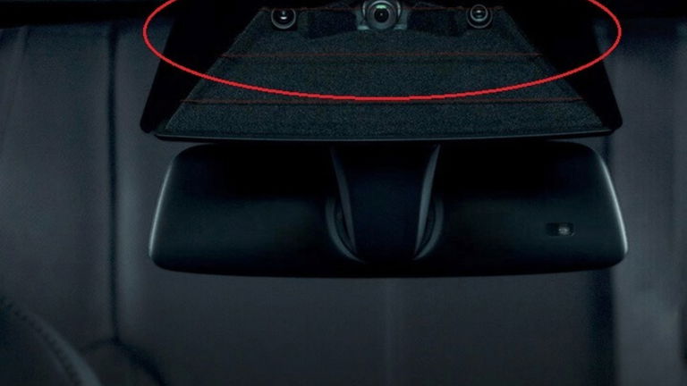 Tesla ya usa la cámara delantera como dashcam, una función muy útil para el usuario