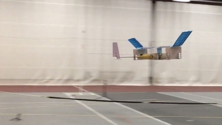 El MIT crea el primer avión que vuela sin partes móviles