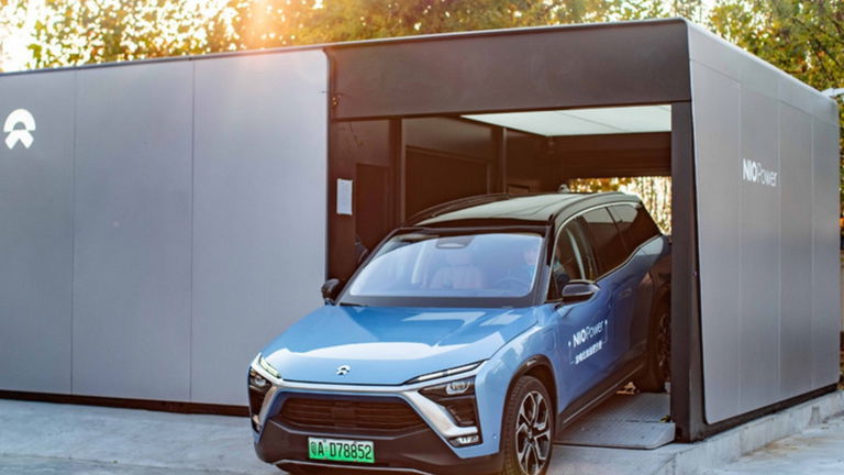 Así funciona la sustitución de baterías que está triunfando en China gracias a NIO