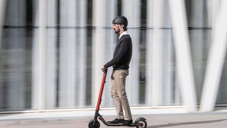 SEAT eXS KickScooter, así es el primer patinete eléctrico de un fabricante de automóviles