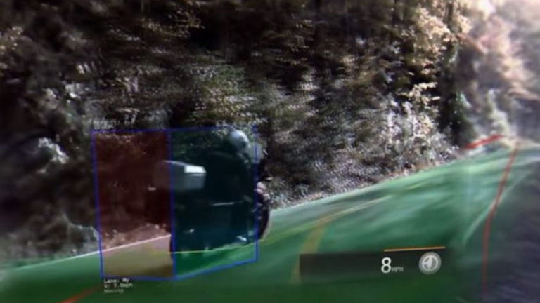 Esto es lo que ve el Autopilot de Tesla cuando interviene en la conducción