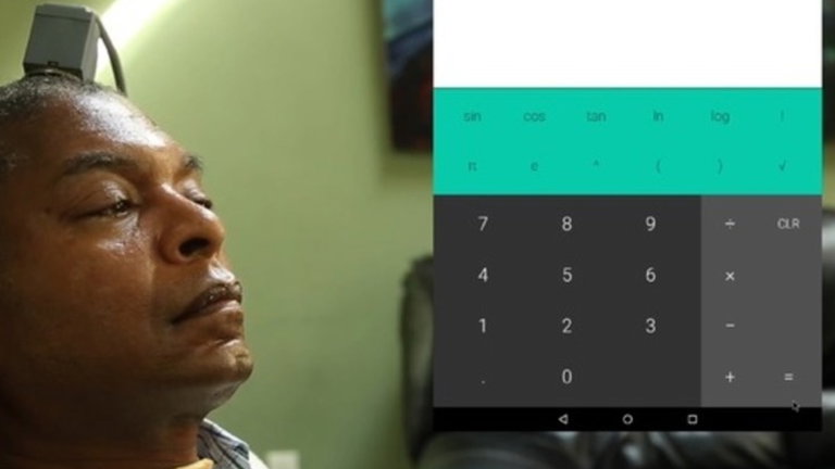 Un implante cerebral consigue que las personas tetrapléjicas puedan usar un smartphone