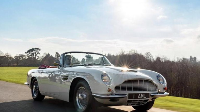 Aston Martin ofrecerá tecnología eléctrica para los propietarios de sus coches clásicos