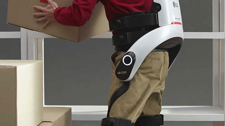 LG CLOi SuitBot, así es el robot que acabará con el dolor de espalda de los trabajadores