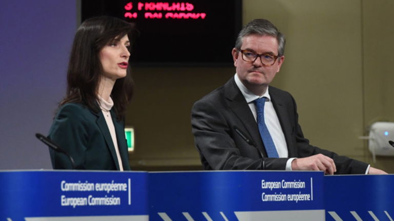 Bruselas reclama más medidas contra las "fake news" a las compañías tecnológicas