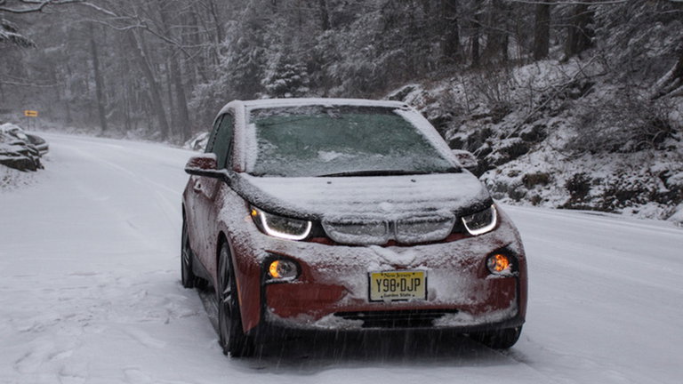 Por qué el coche eléctrico sufre en temperaturas frías y qué remedios habrá para evitarlo